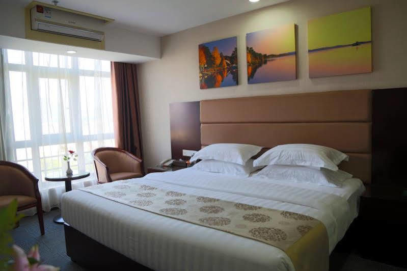 Yongchun Hotel Zhuhai Bagian luar foto
